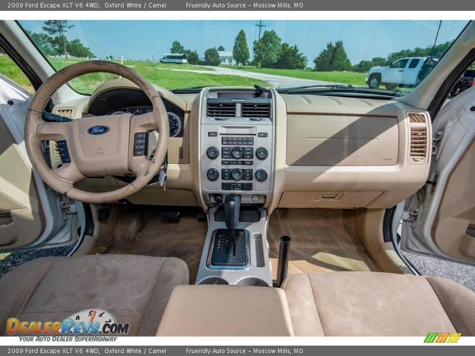 2009 Ford Escape XLT V6 4WD Oxford White / Camel Photo #30