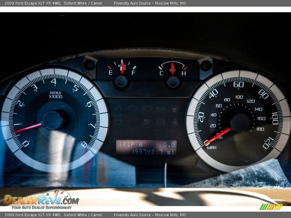 2009 Ford Escape XLT V6 4WD Oxford White / Camel Photo #35