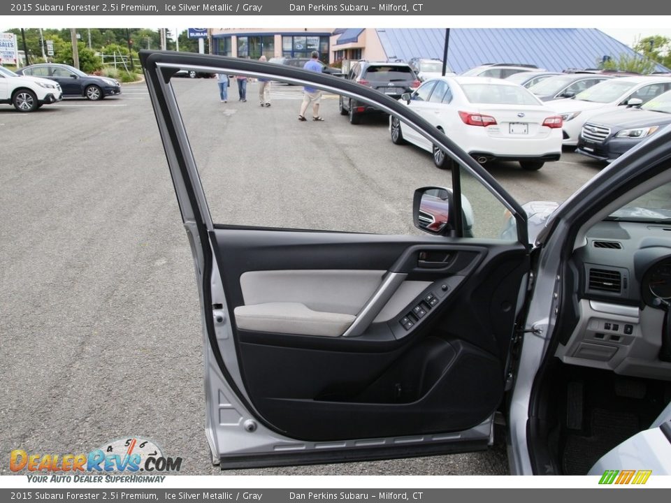 2015 Subaru Forester 2.5i Premium Ice Silver Metallic / Gray Photo #9