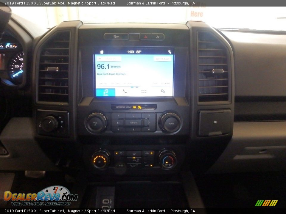 2019 Ford F150 XL SuperCab 4x4 Magnetic / Sport Black/Red Photo #13