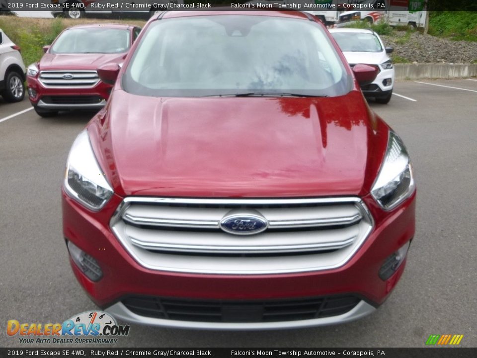 2019 Ford Escape SE 4WD Ruby Red / Chromite Gray/Charcoal Black Photo #4