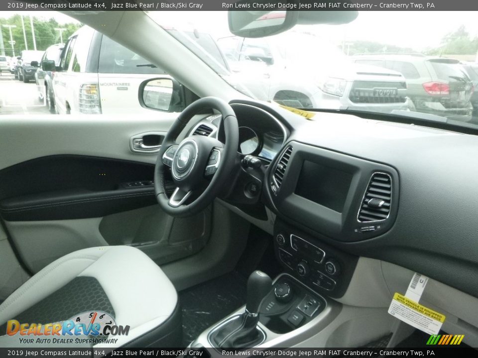 2019 Jeep Compass Latitude 4x4 Jazz Blue Pearl / Black/Ski Gray Photo #11