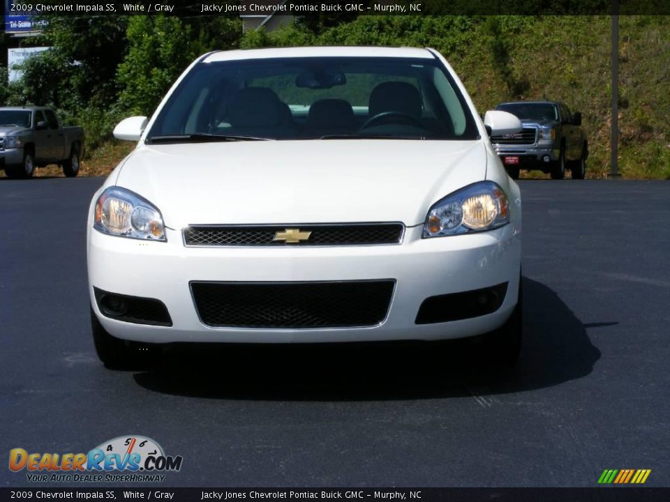 2009 Chevrolet Impala SS White / Gray Photo #3