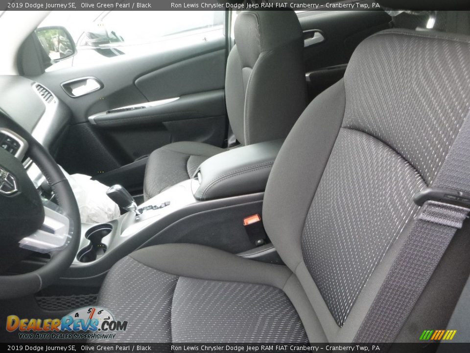 Front Seat of 2019 Dodge Journey SE Photo #13