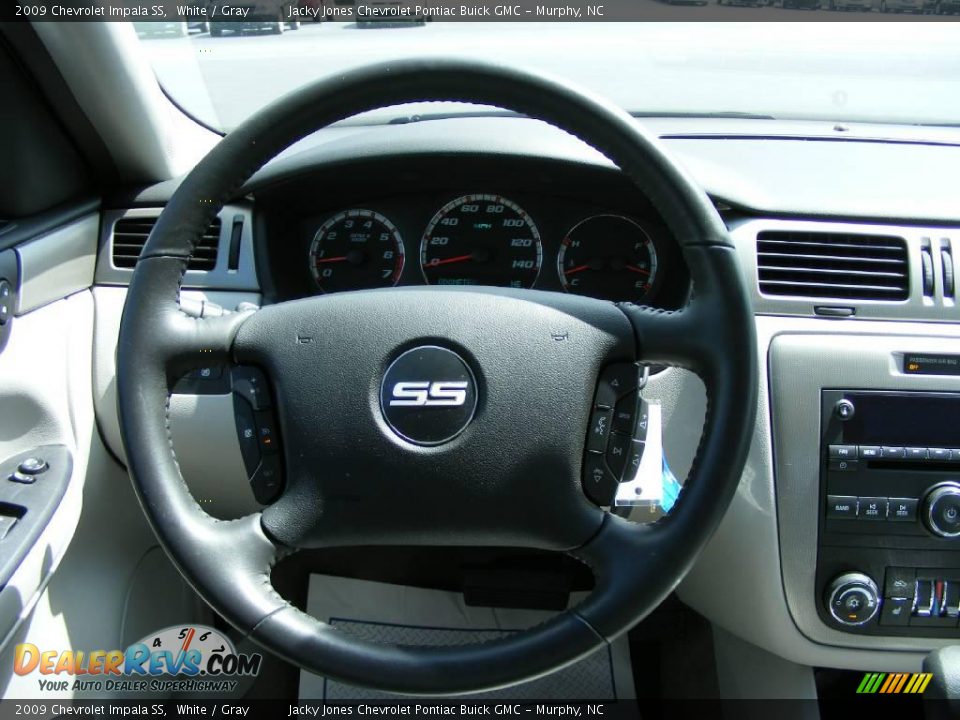 2009 Chevrolet Impala SS White / Gray Photo #16