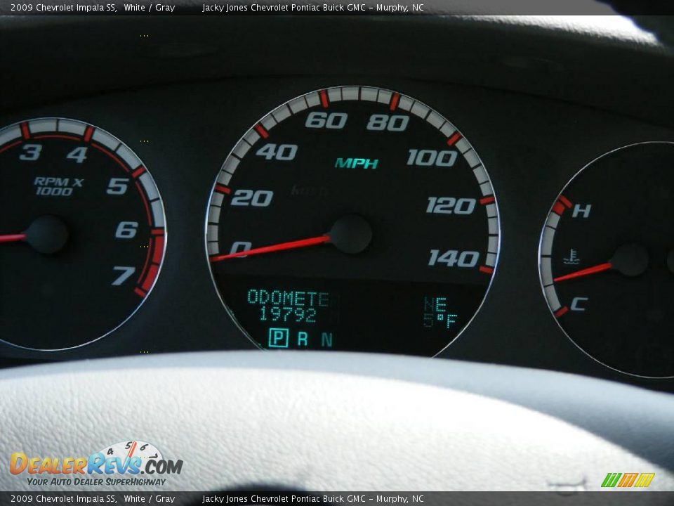 2009 Chevrolet Impala SS White / Gray Photo #17