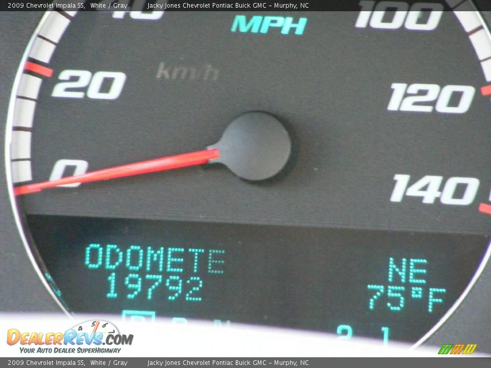 2009 Chevrolet Impala SS White / Gray Photo #18