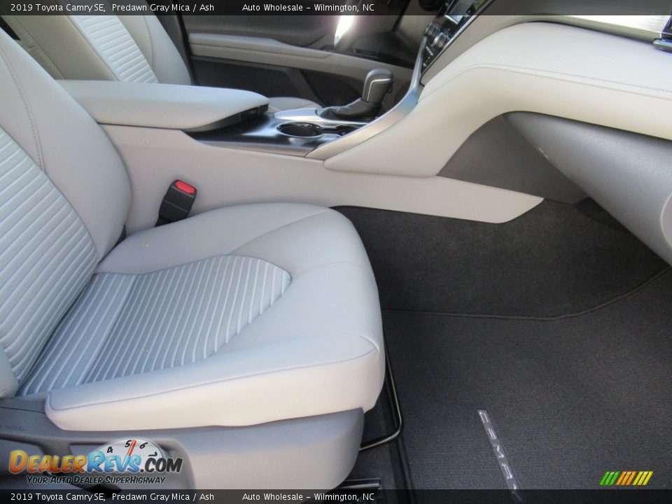2019 Toyota Camry SE Predawn Gray Mica / Ash Photo #13