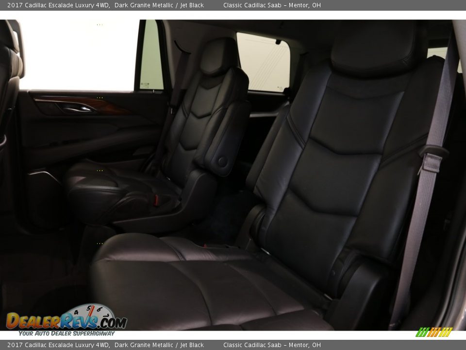 2017 Cadillac Escalade Luxury 4WD Dark Granite Metallic / Jet Black Photo #18