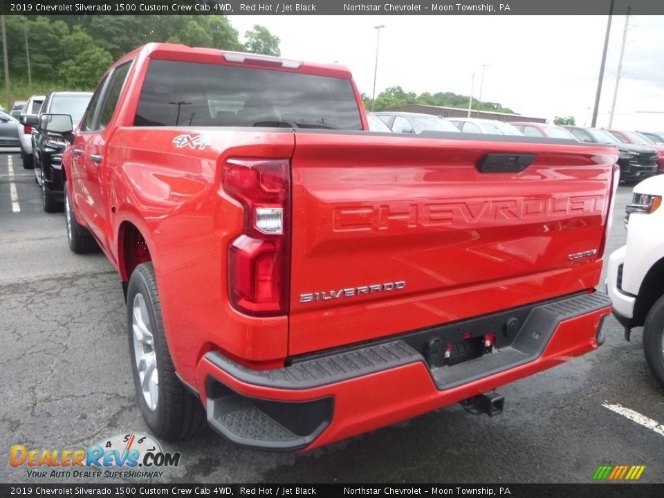 2019 Chevrolet Silverado 1500 Custom Crew Cab 4WD Red Hot / Jet Black Photo #3