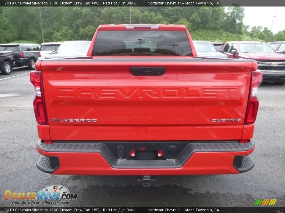 2019 Chevrolet Silverado 1500 Custom Crew Cab 4WD Red Hot / Jet Black Photo #4