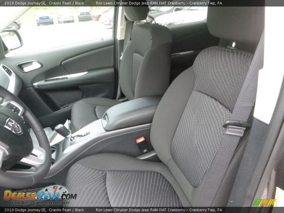 Front Seat of 2019 Dodge Journey SE Photo #15