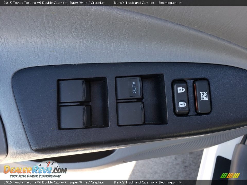 2015 Toyota Tacoma V6 Double Cab 4x4 Super White / Graphite Photo #5