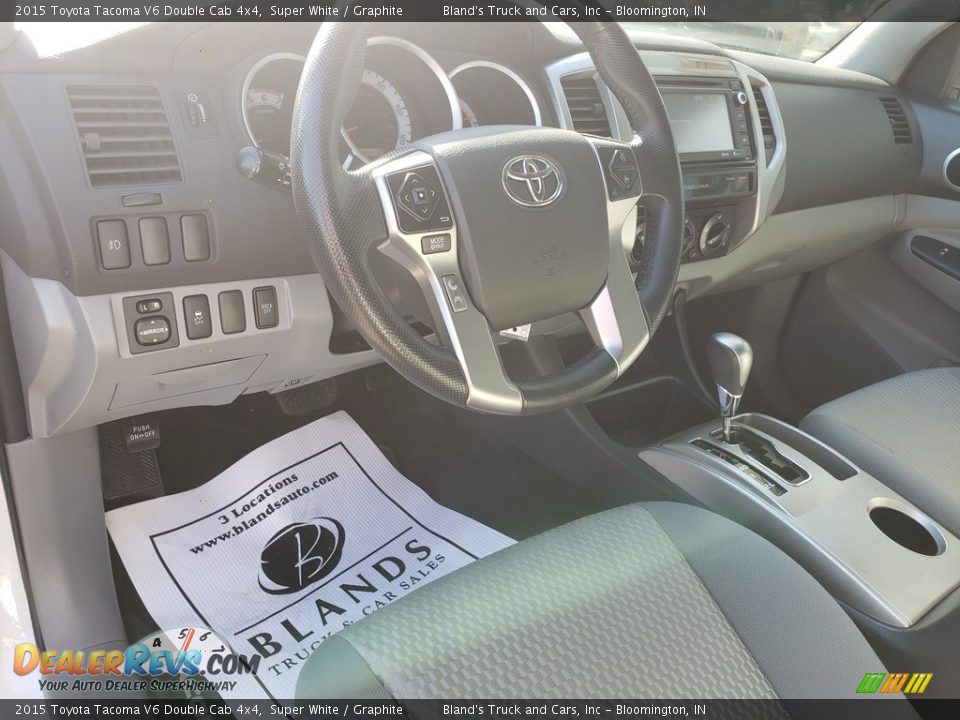 2015 Toyota Tacoma V6 Double Cab 4x4 Super White / Graphite Photo #8