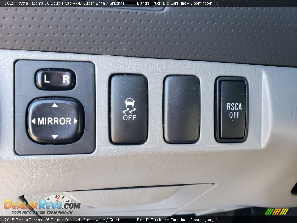 2015 Toyota Tacoma V6 Double Cab 4x4 Super White / Graphite Photo #9