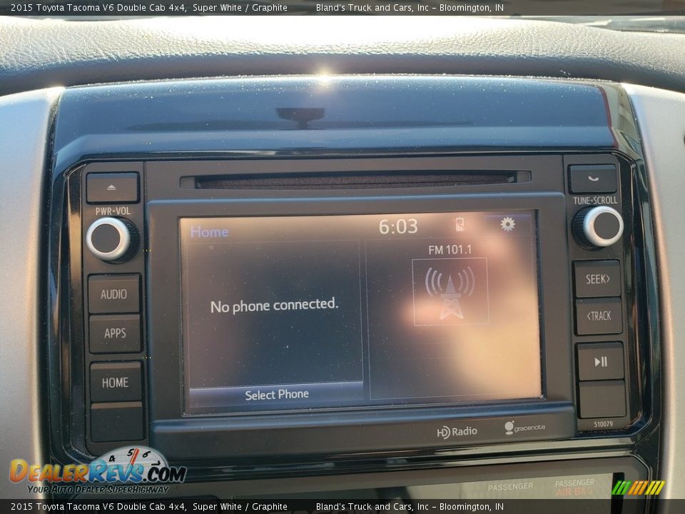 2015 Toyota Tacoma V6 Double Cab 4x4 Super White / Graphite Photo #18