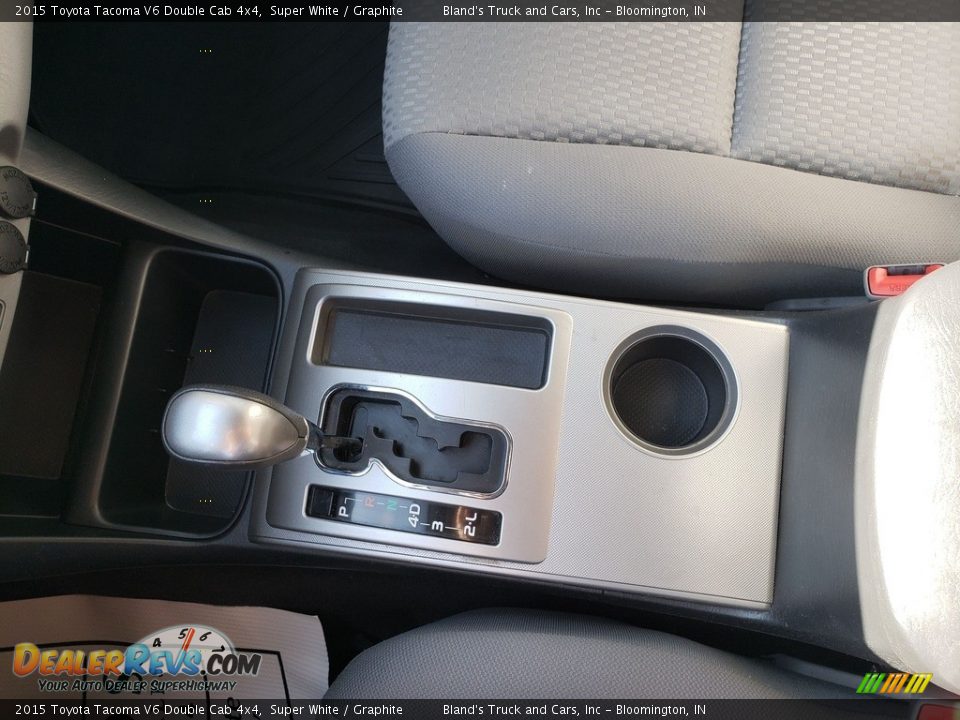 2015 Toyota Tacoma V6 Double Cab 4x4 Super White / Graphite Photo #26