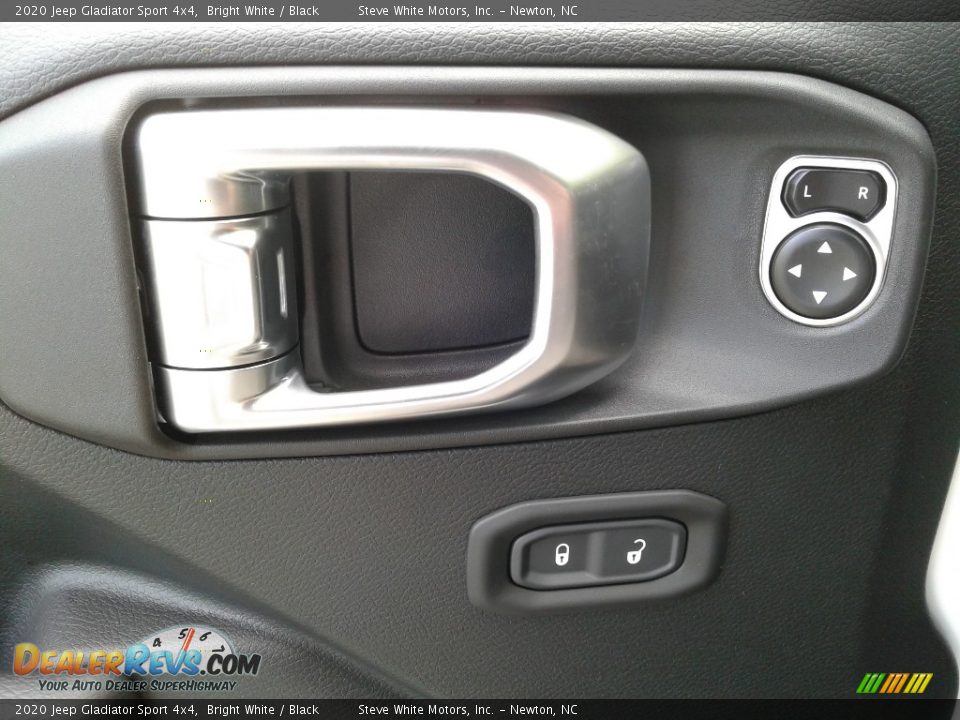 Controls of 2020 Jeep Gladiator Sport 4x4 Photo #10