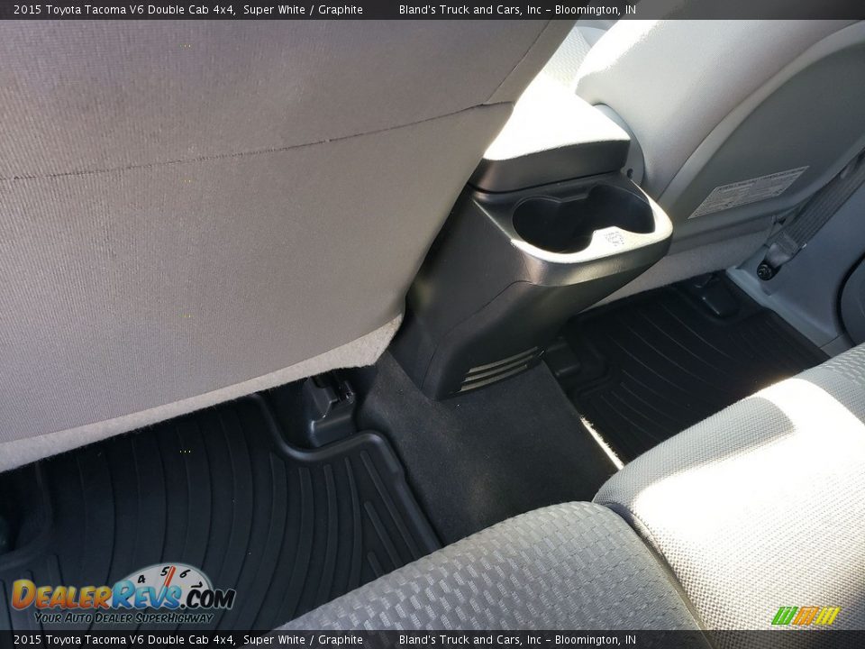 2015 Toyota Tacoma V6 Double Cab 4x4 Super White / Graphite Photo #29