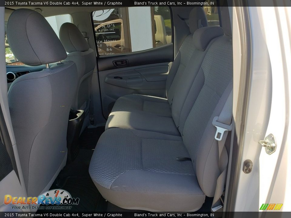 2015 Toyota Tacoma V6 Double Cab 4x4 Super White / Graphite Photo #30