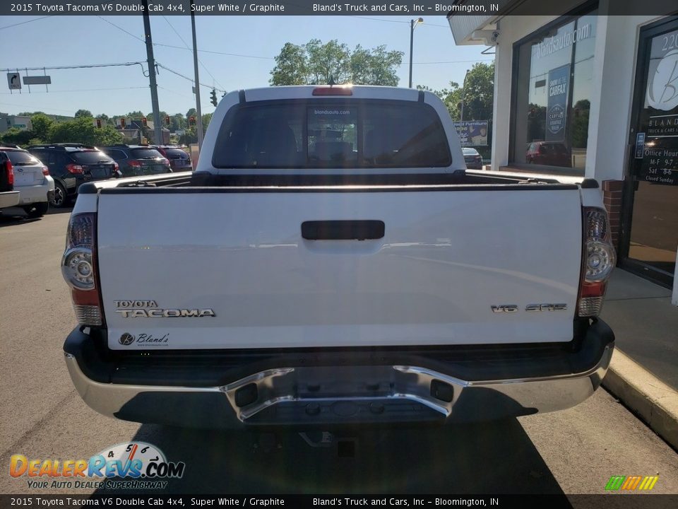 2015 Toyota Tacoma V6 Double Cab 4x4 Super White / Graphite Photo #34
