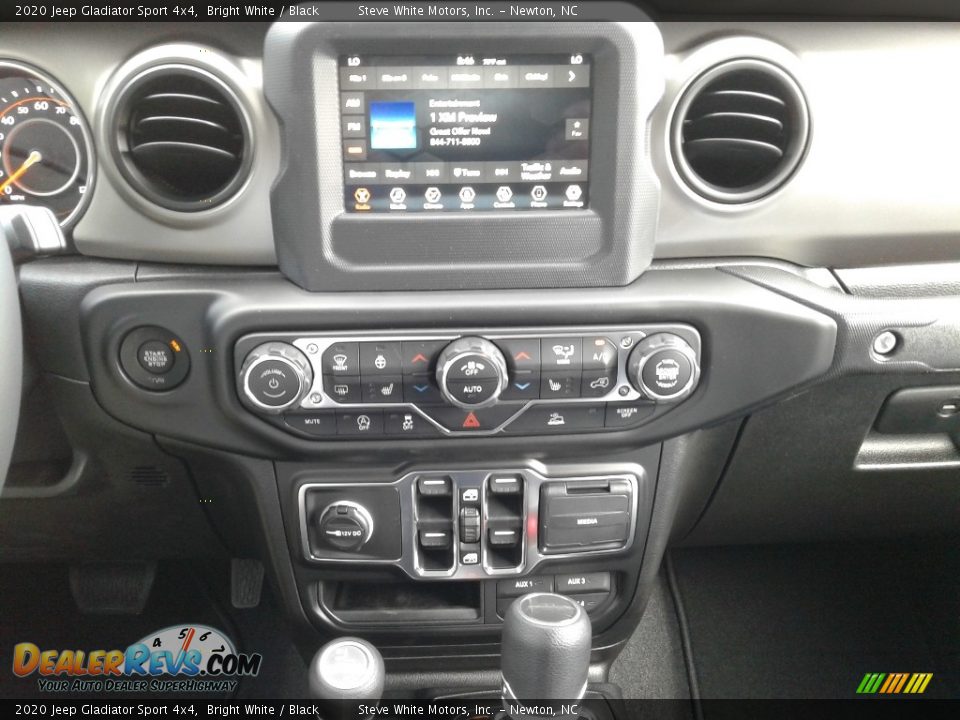 Controls of 2020 Jeep Gladiator Sport 4x4 Photo #20