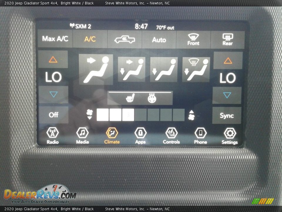 Controls of 2020 Jeep Gladiator Sport 4x4 Photo #24