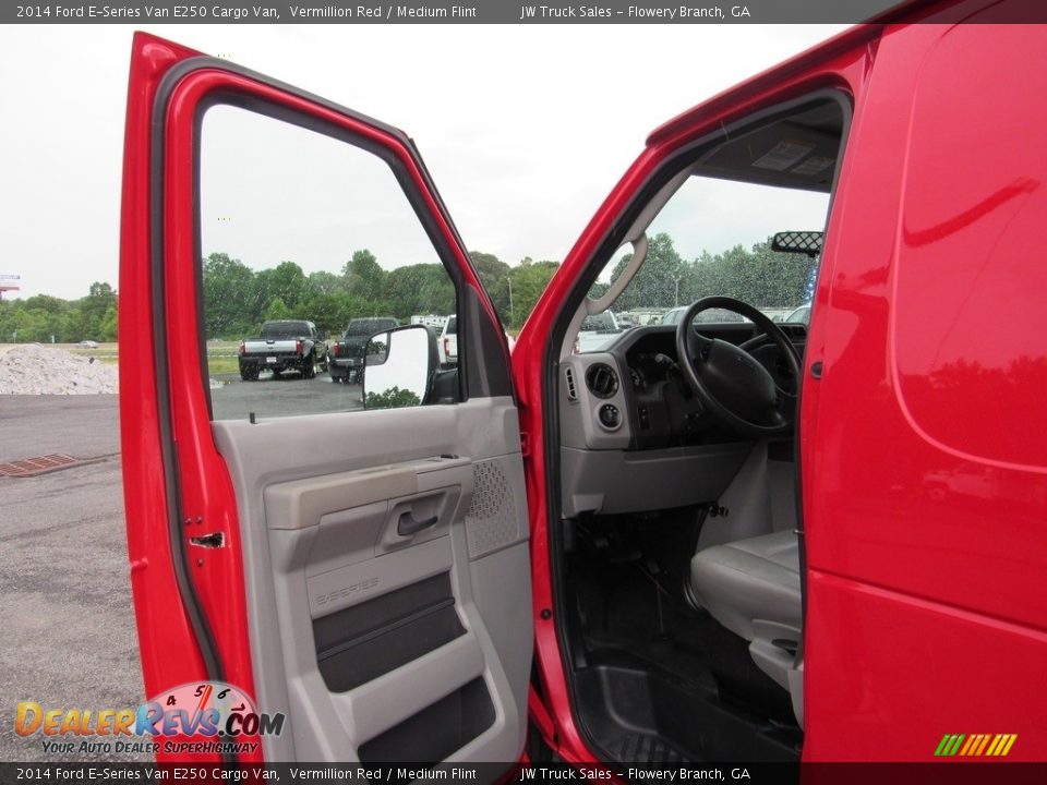 2014 Ford E-Series Van E250 Cargo Van Vermillion Red / Medium Flint Photo #19
