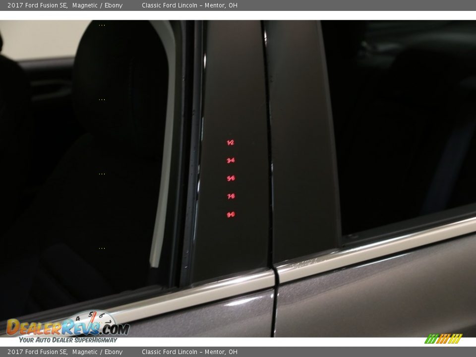 2017 Ford Fusion SE Magnetic / Ebony Photo #4