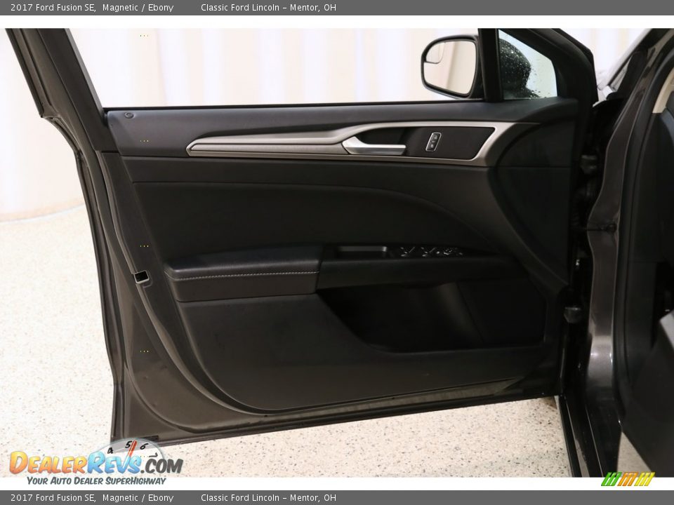 2017 Ford Fusion SE Magnetic / Ebony Photo #5