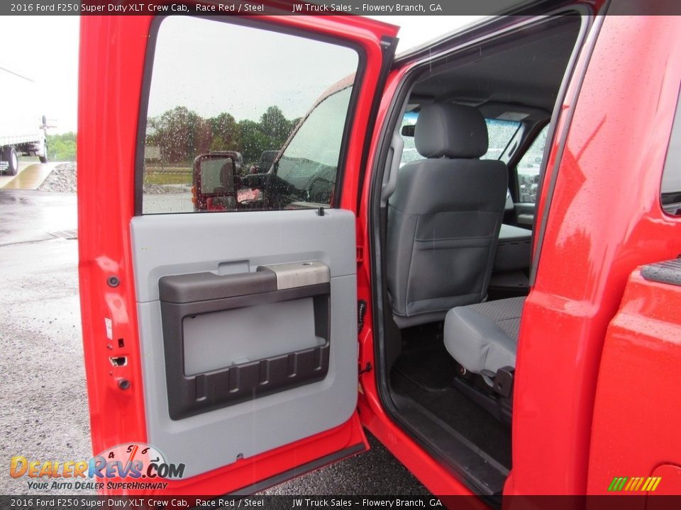 2016 Ford F250 Super Duty XLT Crew Cab Race Red / Steel Photo #24