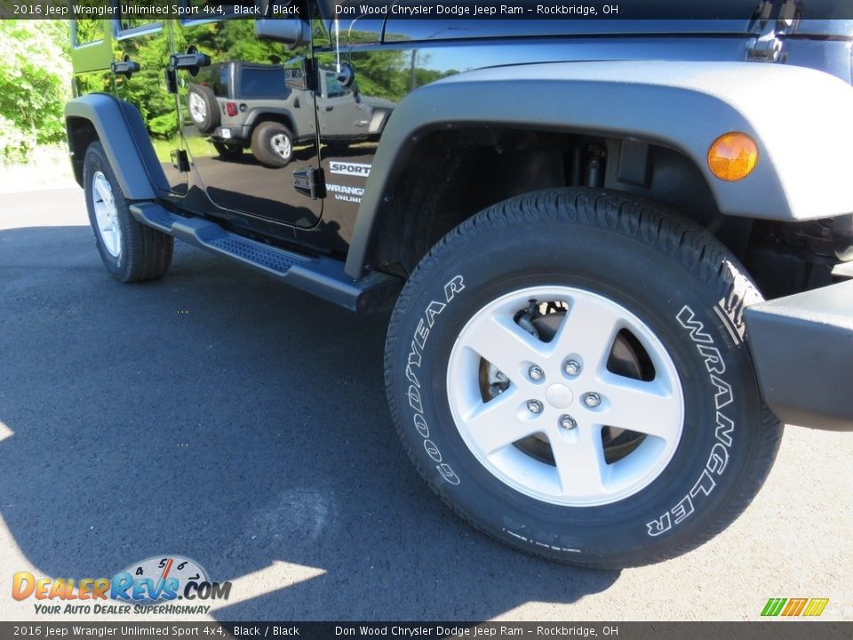 2016 Jeep Wrangler Unlimited Sport 4x4 Black / Black Photo #2