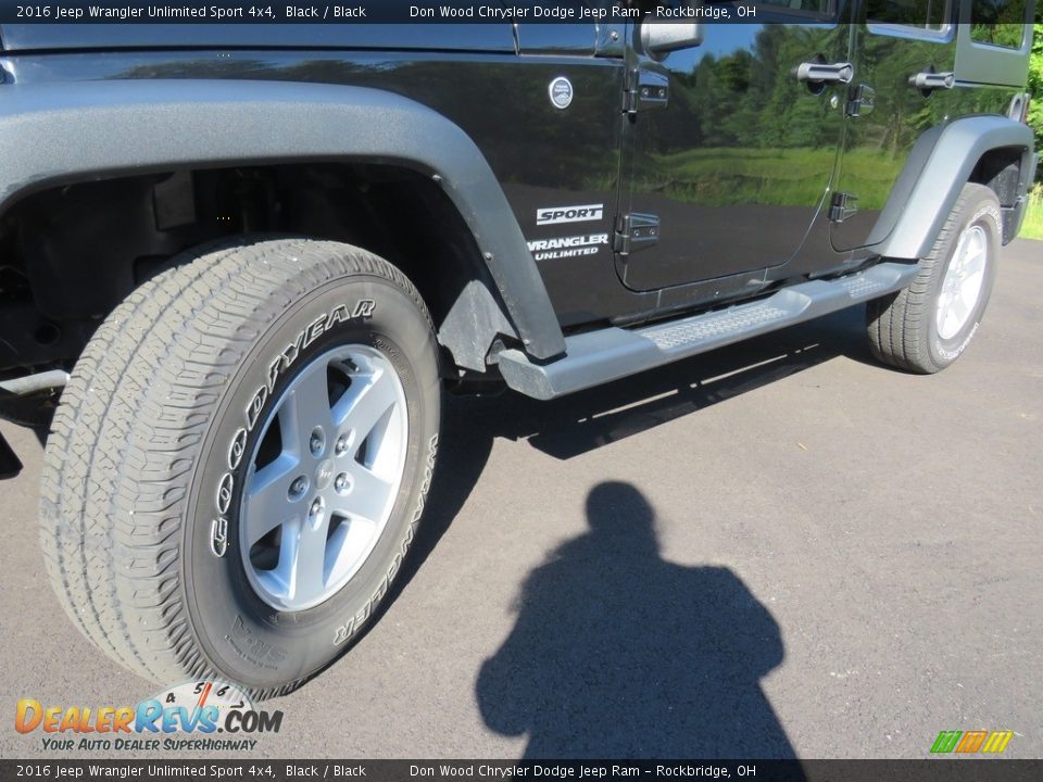 2016 Jeep Wrangler Unlimited Sport 4x4 Black / Black Photo #8