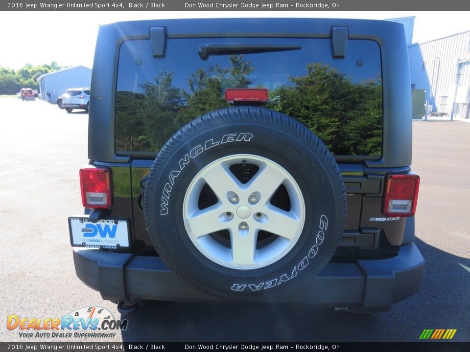 2016 Jeep Wrangler Unlimited Sport 4x4 Black / Black Photo #11