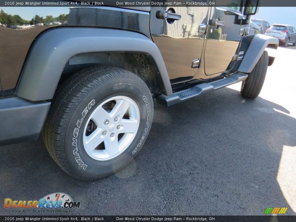 2016 Jeep Wrangler Unlimited Sport 4x4 Black / Black Photo #15