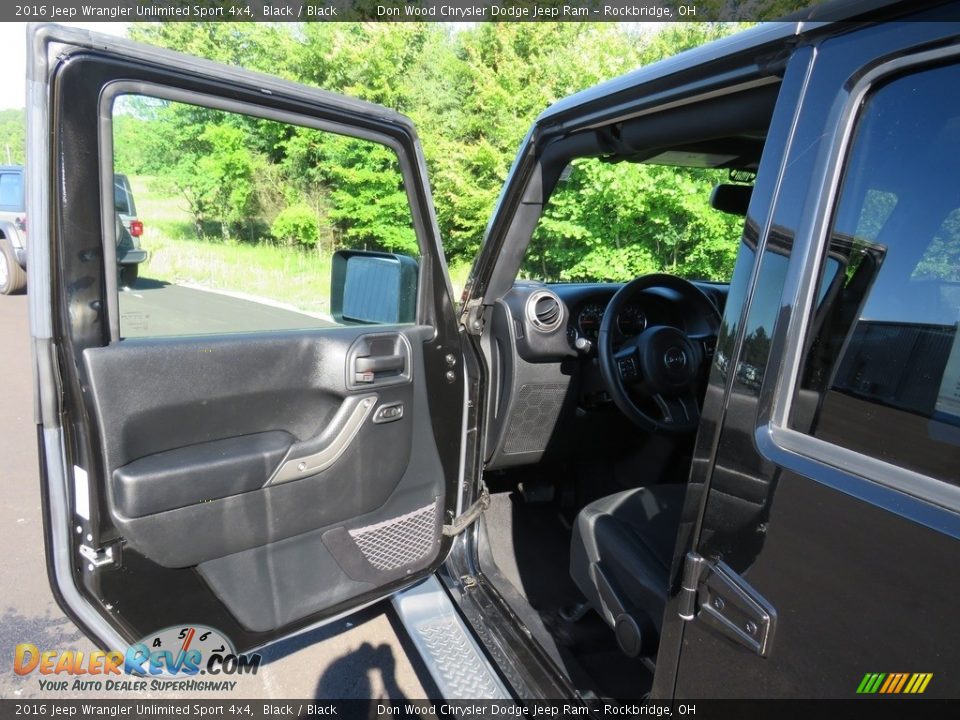 2016 Jeep Wrangler Unlimited Sport 4x4 Black / Black Photo #16