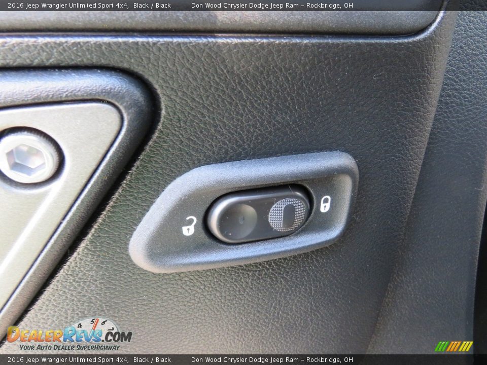 2016 Jeep Wrangler Unlimited Sport 4x4 Black / Black Photo #17