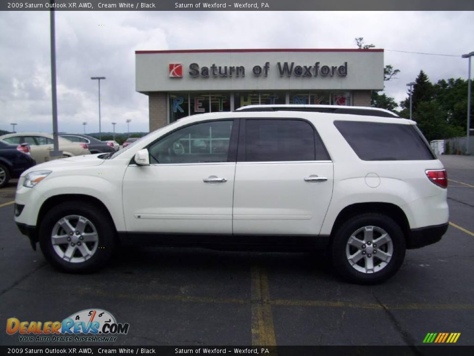 2009 Saturn Outlook XR AWD Cream White / Black Photo #1