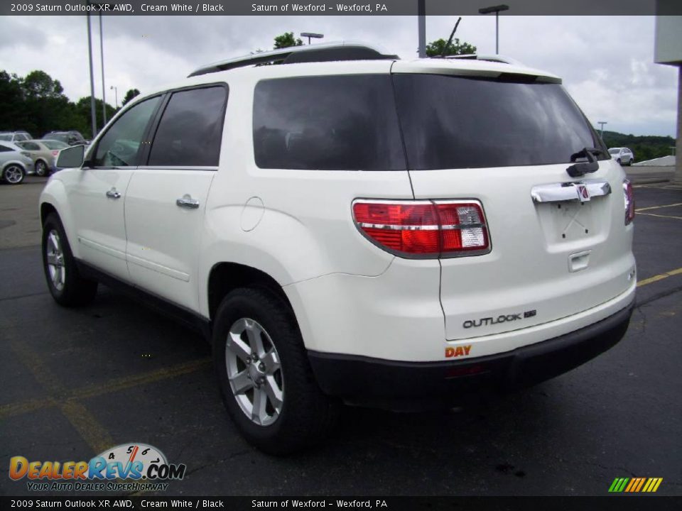 2009 Saturn Outlook XR AWD Cream White / Black Photo #2