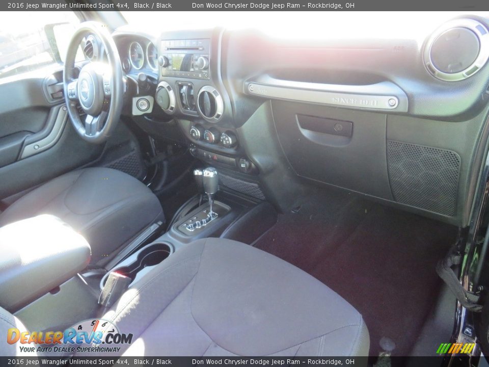 2016 Jeep Wrangler Unlimited Sport 4x4 Black / Black Photo #36