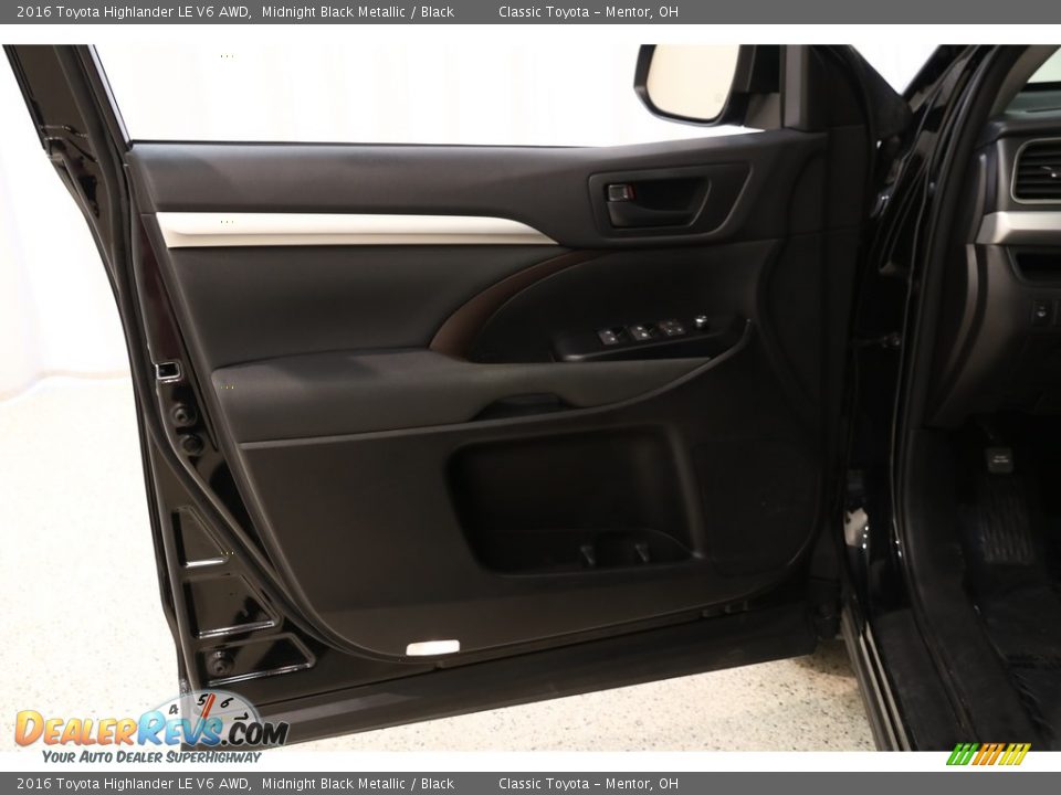 2016 Toyota Highlander LE V6 AWD Midnight Black Metallic / Black Photo #4