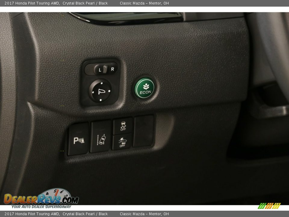 2017 Honda Pilot Touring AWD Crystal Black Pearl / Black Photo #5