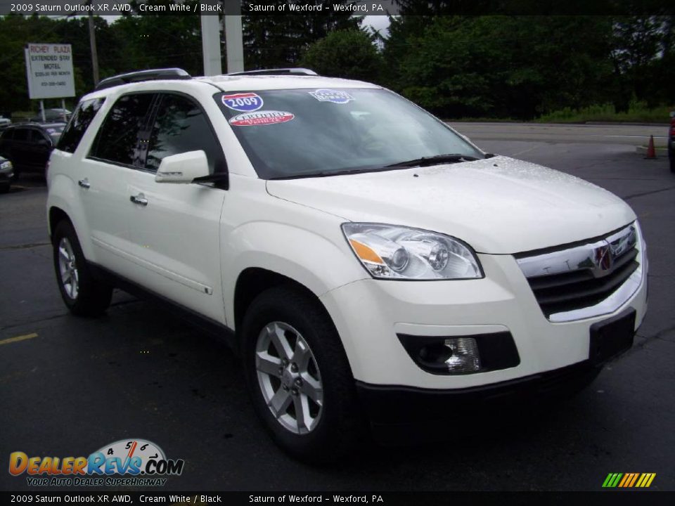 2009 Saturn Outlook XR AWD Cream White / Black Photo #6