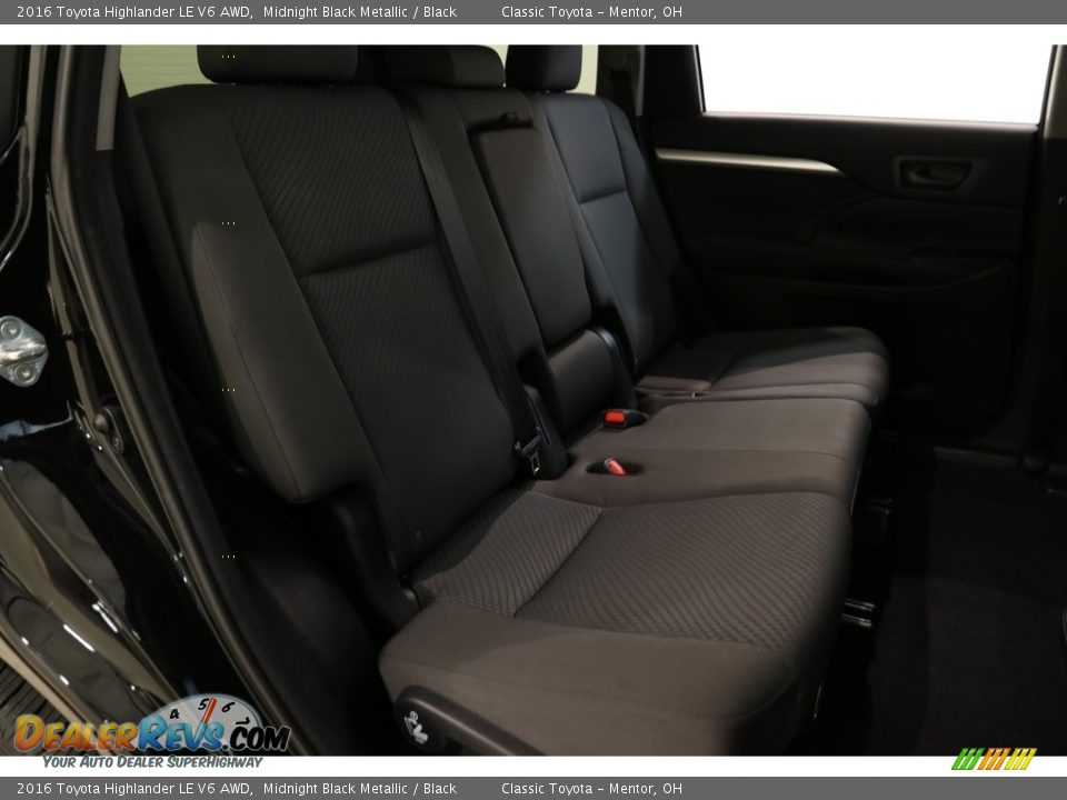 2016 Toyota Highlander LE V6 AWD Midnight Black Metallic / Black Photo #16