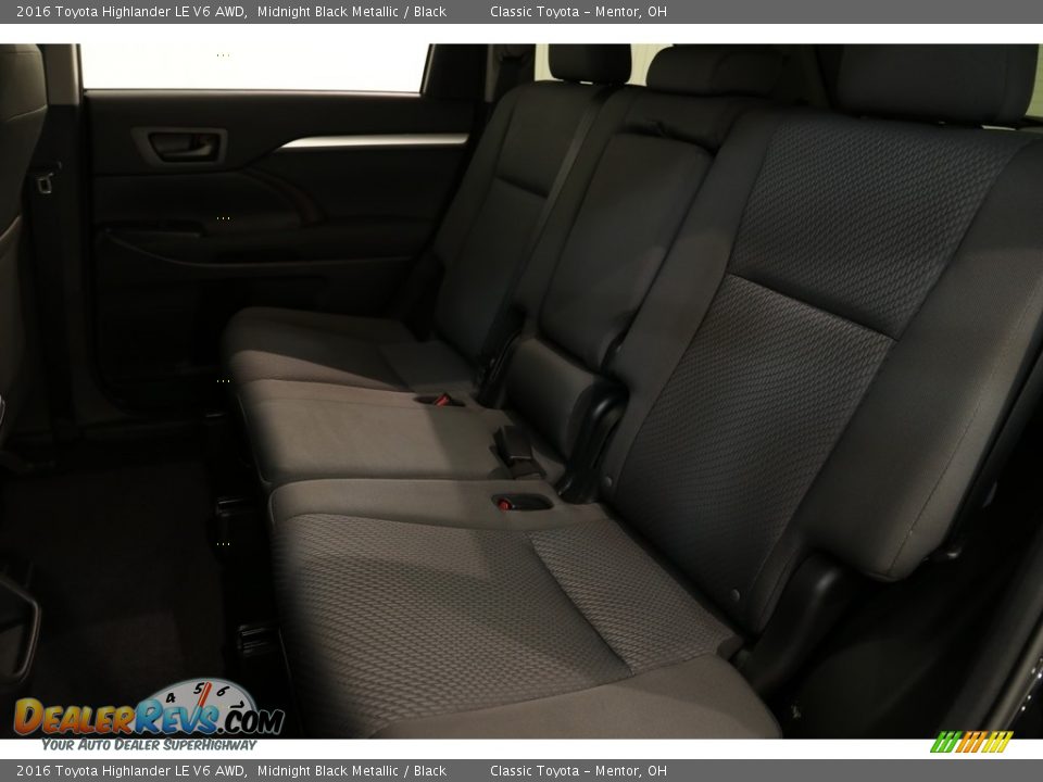 2016 Toyota Highlander LE V6 AWD Midnight Black Metallic / Black Photo #17