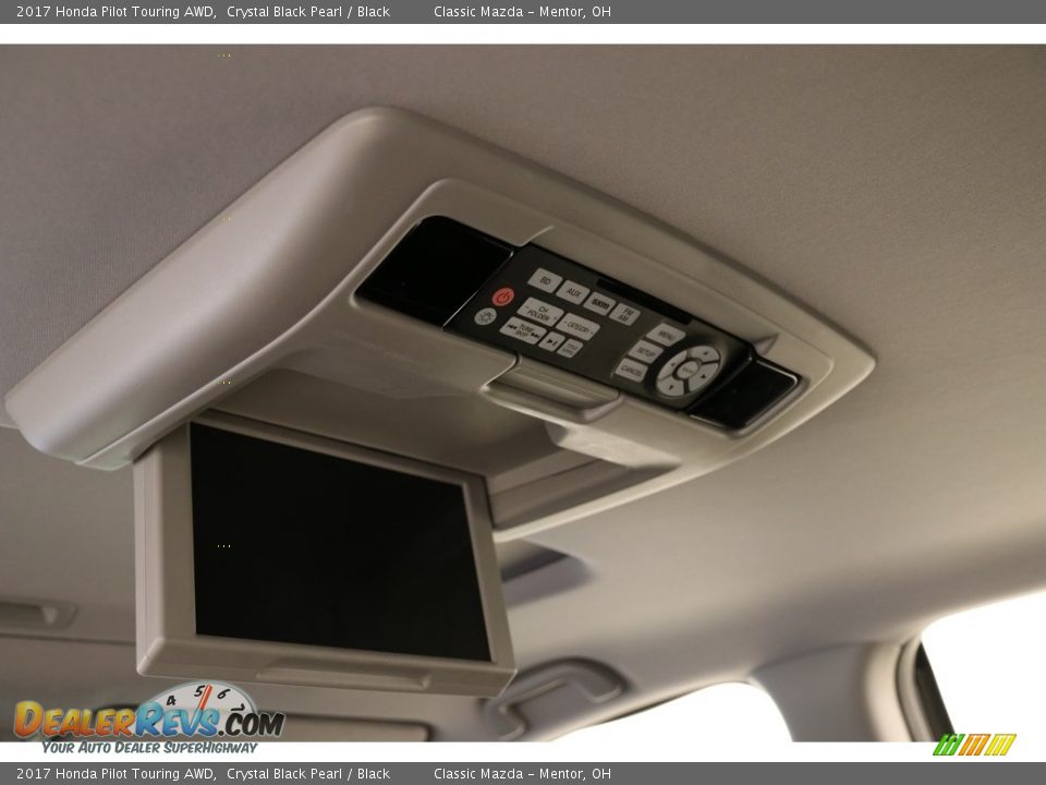 2017 Honda Pilot Touring AWD Crystal Black Pearl / Black Photo #33
