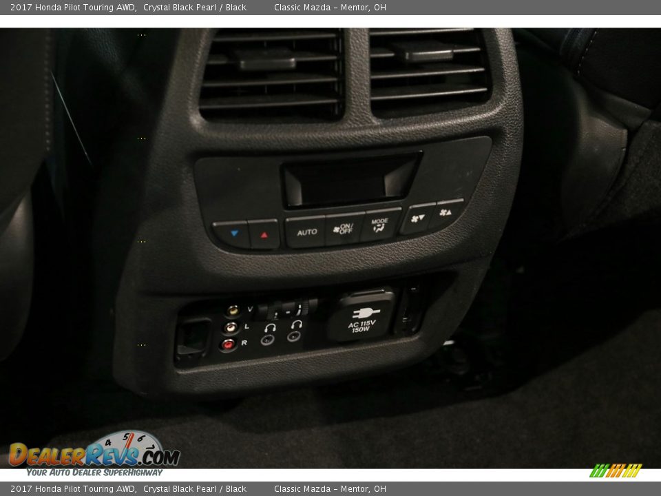 2017 Honda Pilot Touring AWD Crystal Black Pearl / Black Photo #34