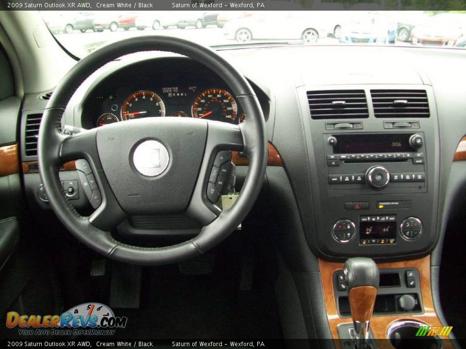 2009 Saturn Outlook XR AWD Cream White / Black Photo #14