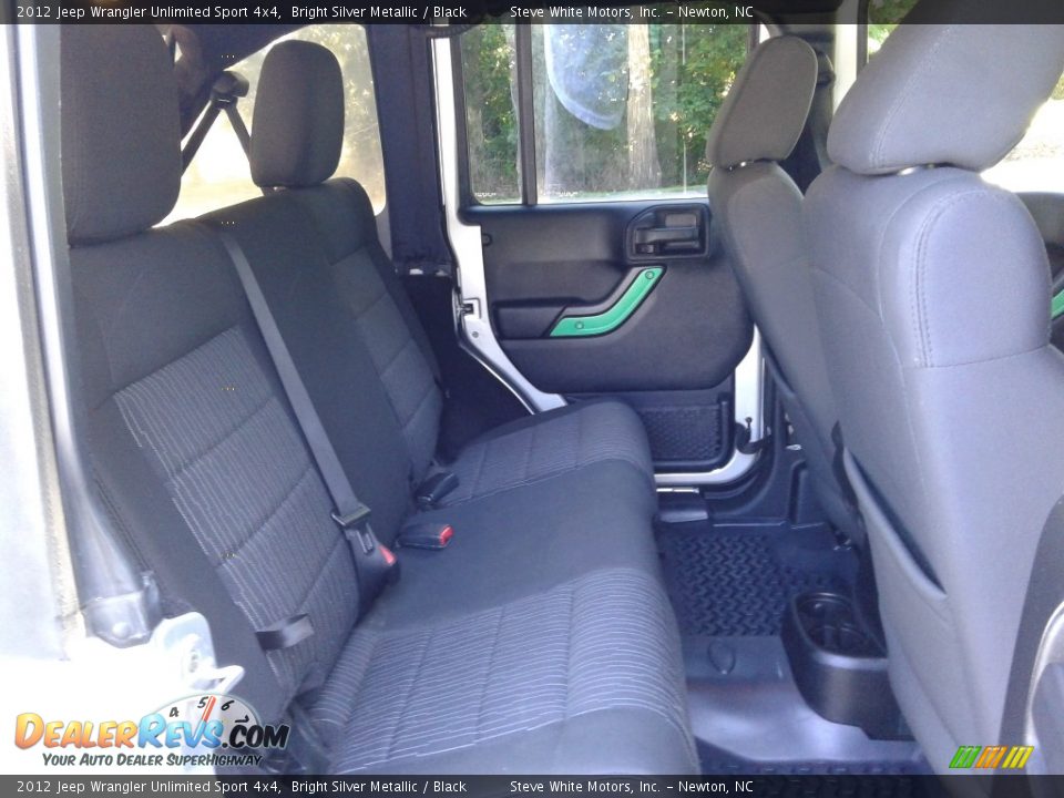 2012 Jeep Wrangler Unlimited Sport 4x4 Bright Silver Metallic / Black Photo #13