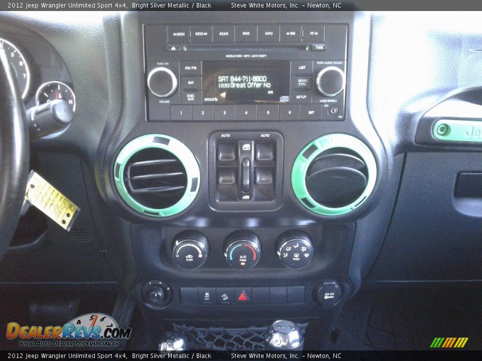 2012 Jeep Wrangler Unlimited Sport 4x4 Bright Silver Metallic / Black Photo #20